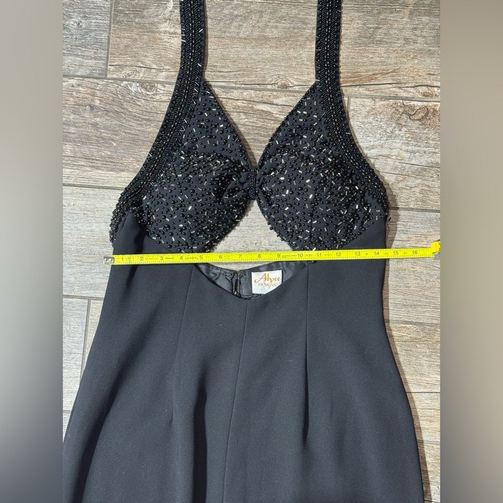 Elegant Black Evening Dress - Picture 9 of 13